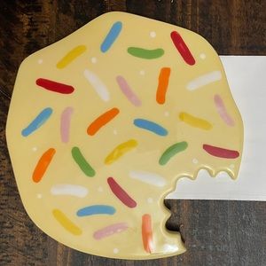 Large retired Happy Everything Cooke attachment.